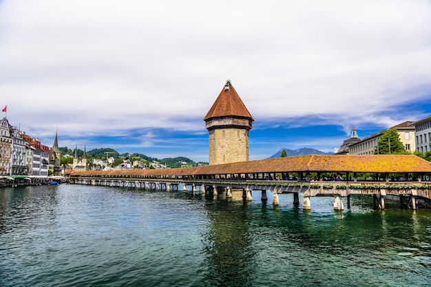 Ponte da capela no centro de Lucerna Luzern Suíça