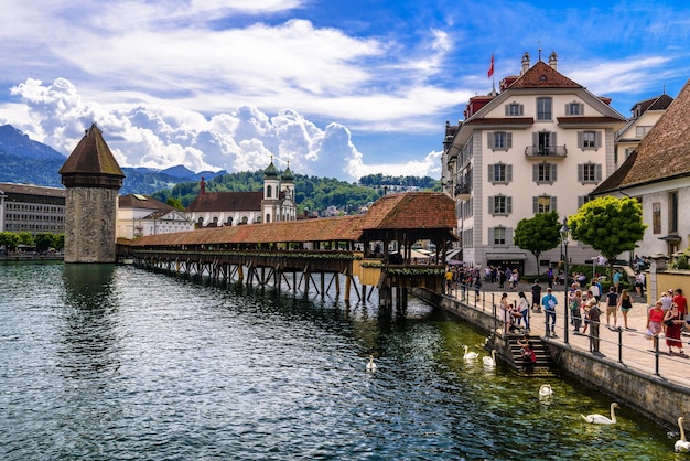 Ponte da capela no centro de Lucerna Luzern Suíça