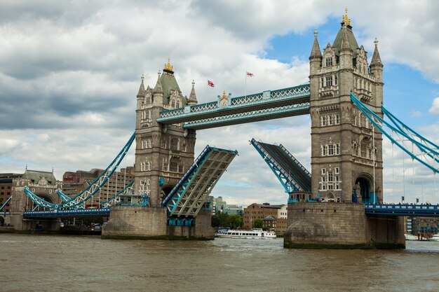 Ponte da torre em londres, grã-bretanha.