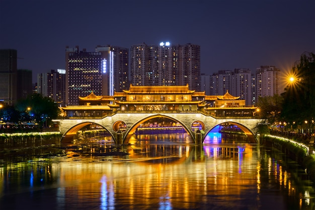 Ponte de Anshun à noite, Chengdu, China