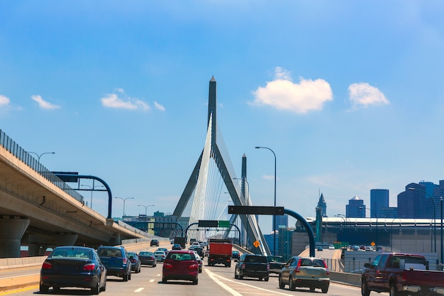 Ponte de boston zakim em bunker hill massachusetts