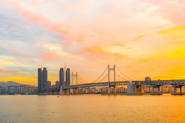 Foto ponte de gwangan na cidade de busan, coreia do sul.