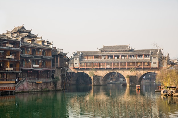 Ponte de hongqiao em fenghuang china