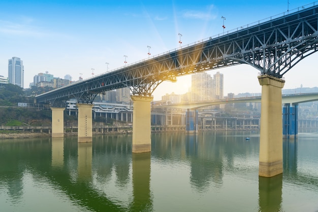 Ponte do Rio Yangtze e paisagens da cidade de Chongqing