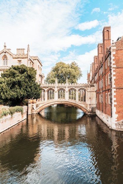 Ponte dos Suspiros em Cambridge