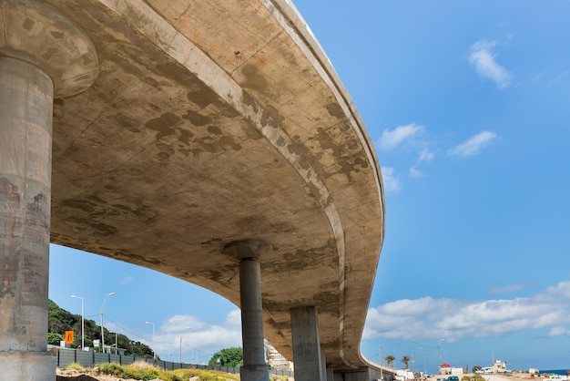 Ponte em construção em Haifa, Israel