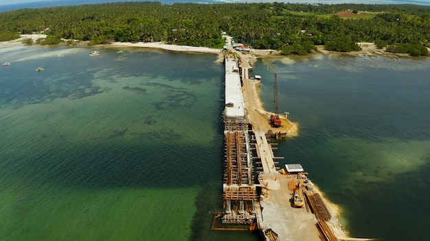 Ponte em construção na ilha de Siargao