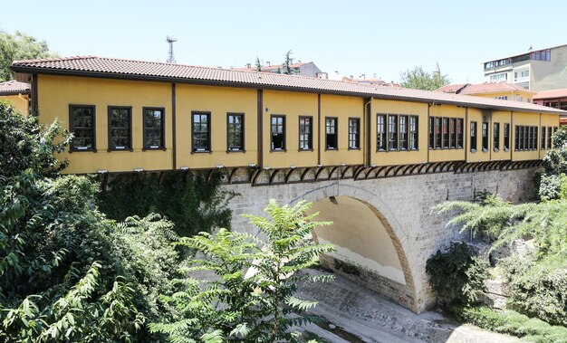 Ponte Irgandi na cidade de Bursa