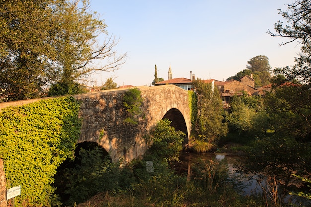 Ponte medieval em Furelos