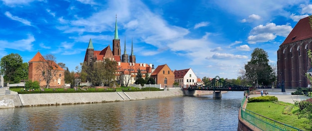 Ponte para a ilha Tumski Wroclaw Polônia