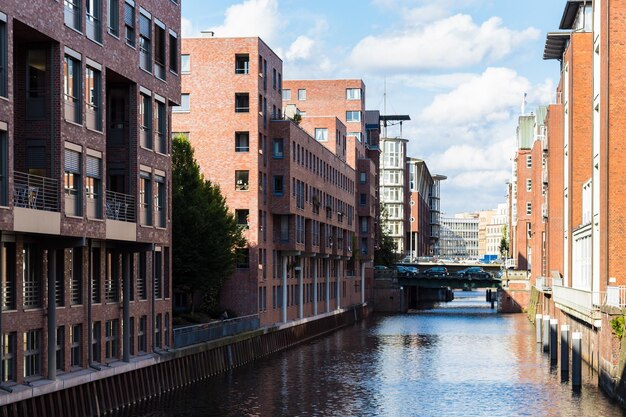 Ponte sobre o canal Herrengrabenfleet em Hamburgo