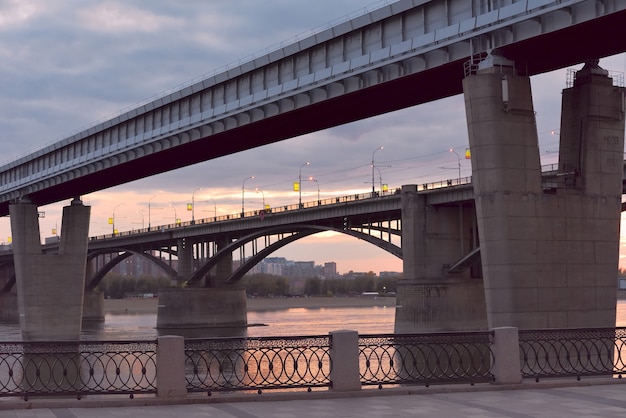 Pontes sobre o Ob em Novosibirsk