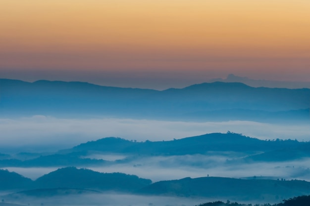 Ponto de vista em Doi Sa-Ngo, Chiang Sean, província de Chiang Rai, Tailândia.