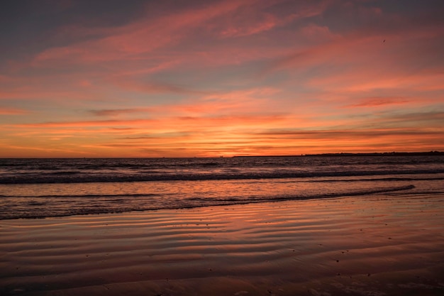 Por do sol bonito na praia