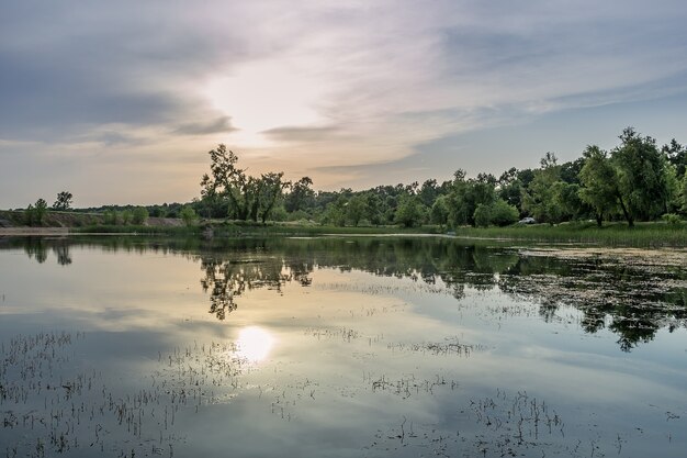 Pôr do sol com dois sóis