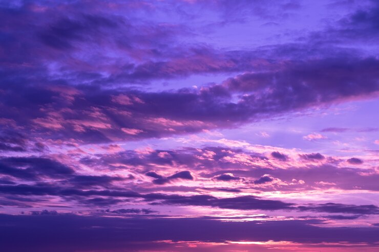 pôr do sol com nuvens fundo, horário de verão, lindo céu