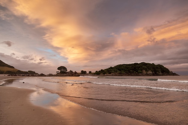 Pôr do sol de Bay Of Plenty