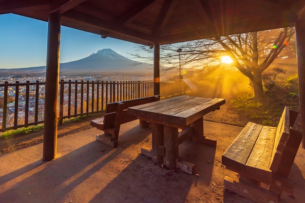 Pôr do sol do lago Kawaguchiko, montanha Fuji, Japão