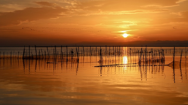 Pôr do sol em Albufera de Valência.