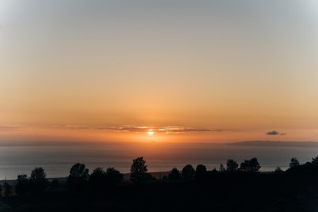 Foto pôr-do-sol em kekaha lookout em kauai, havaí