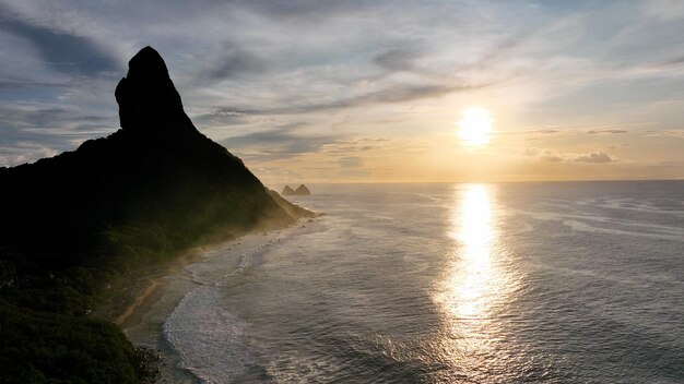 Pôr-do-sol Fernando de Noronha Archilepago no estado de Pernambuco, Brasil