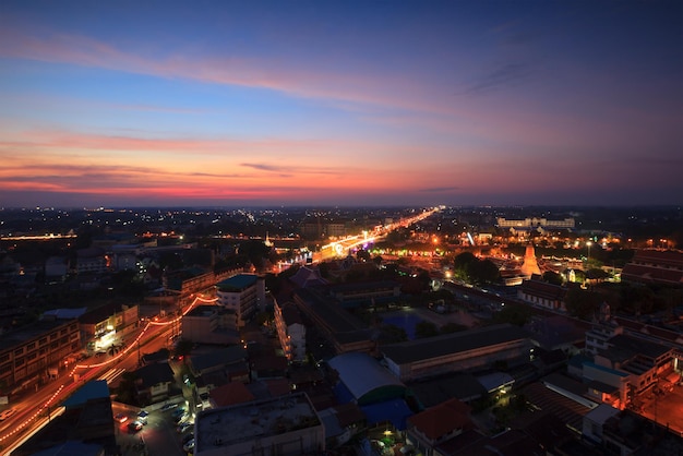 Pôr do sol na cidade de Phitsanulok Tailândia