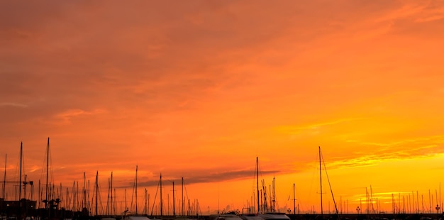 Pôr do sol na doca de alghero