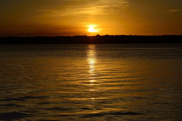 Foto pôr do sol na famosa praia do jacaré cabedelo perto de joão pessoa paraíba brasil em 03 de dezembro de 2012