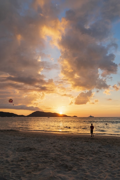 Pôr do sol, patong, praia