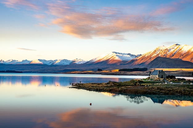 pôr do sol sobre o lago wanaka