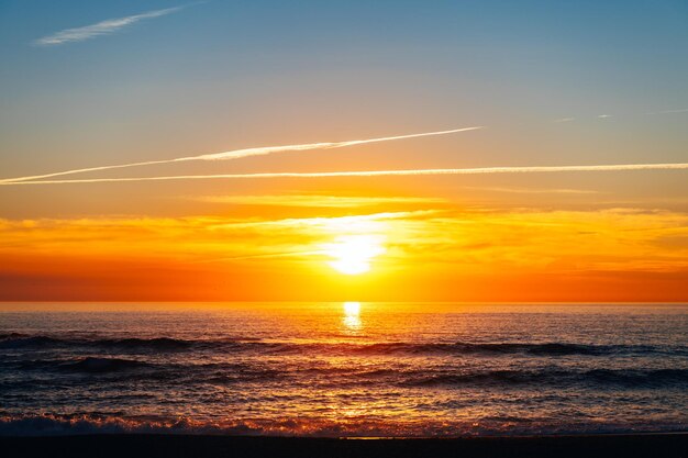 Pôr do sol sobre o Oceano Atlântico