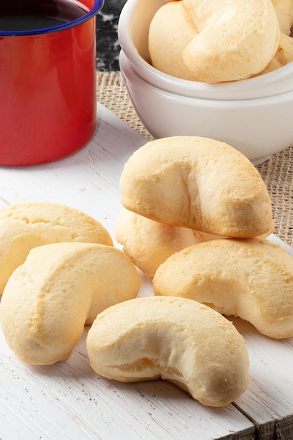 Porção de biscoito de queijo biscoito de queijo