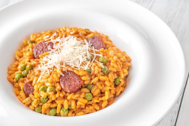 Foto porção de chorizo risotto