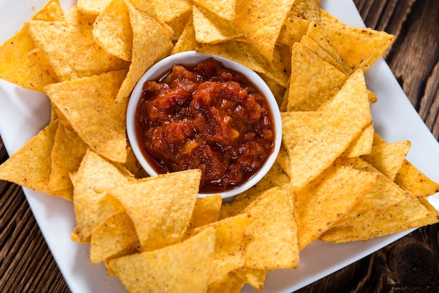 Porção de Nachos com Molho de Salsa