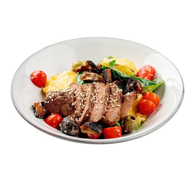 Porção de salada de bife gourmet