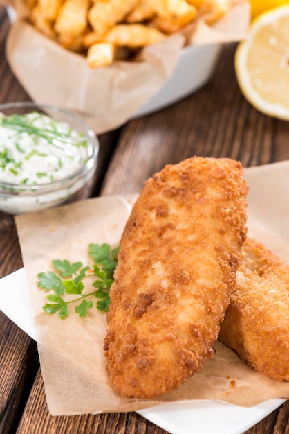 Porção de Salmão Frito com Chips