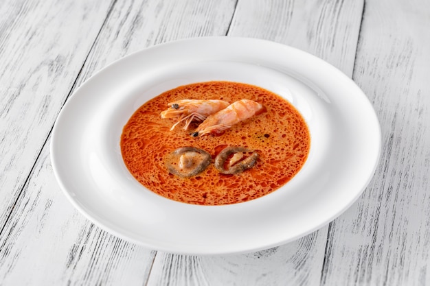 Porção de sopa de tom yum