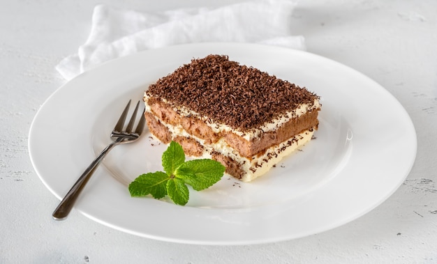 Porção de tiramisu - sobremesa italiana de perto