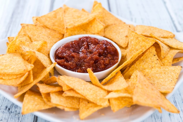 Porción de Nachos con Salsa Dip