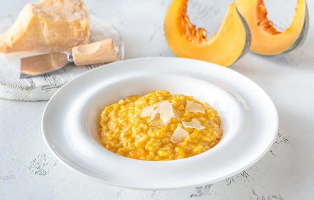 Porción de risotto de calabaza