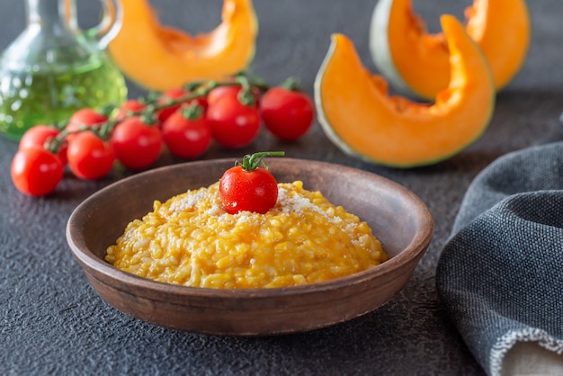 Porción de risotto de calabaza