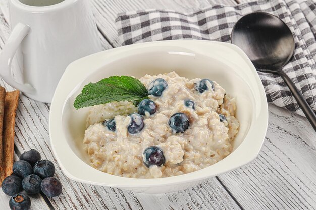 Porridge de avena con arándanos