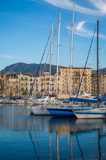 Port Cala em Palermo, Itália