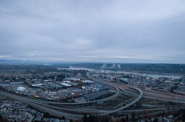 Port Mann und Autobahnantenne