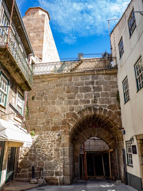 Porta da muralha da cidade de Torre dos Ferreiros de Guarda Portugal