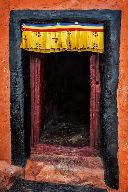 Porta de Tsemo gompa Leh Ladakh Índia