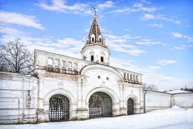 Porta dos fundos inverno Izmailovsky parque Bauman cidade Moscou