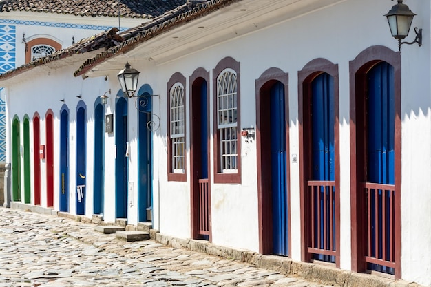 Foto porta fechada de um edifício histórico