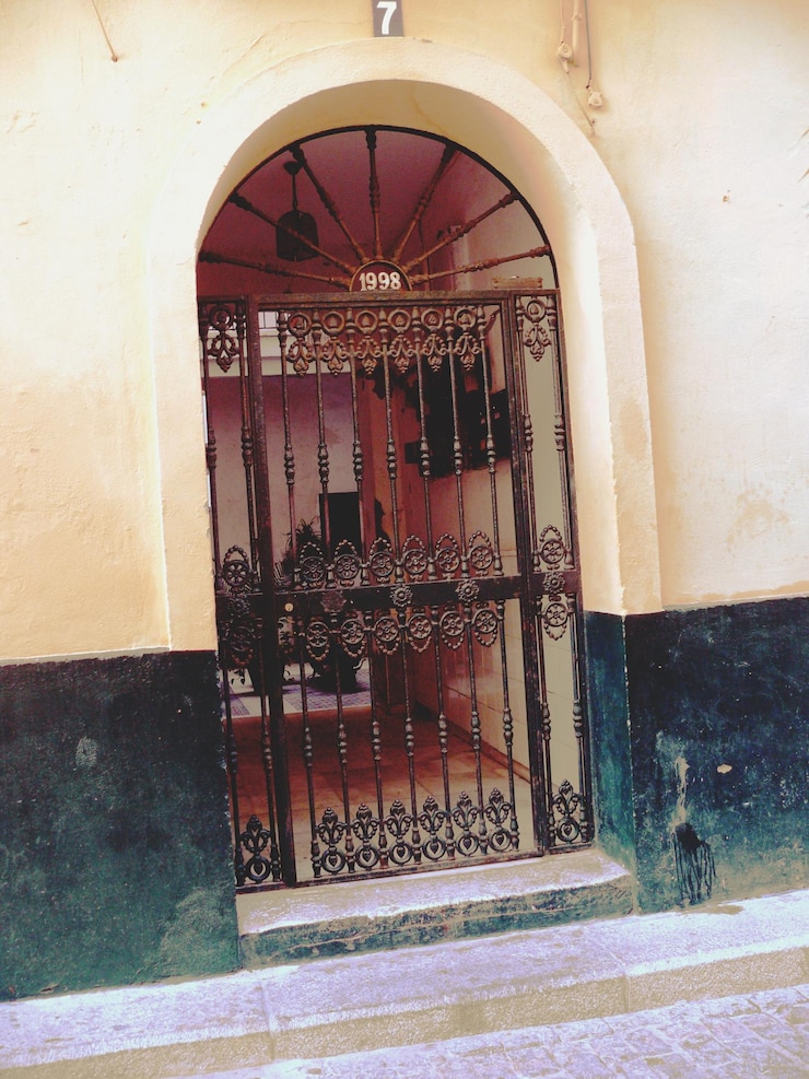 Foto porta fechada do edifício