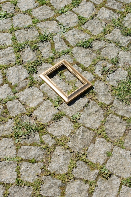 Porta-retrato de madeira em branco no fundo